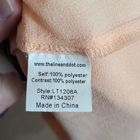 Keyhole Back Sleeveless Top - Picture 5 of 8